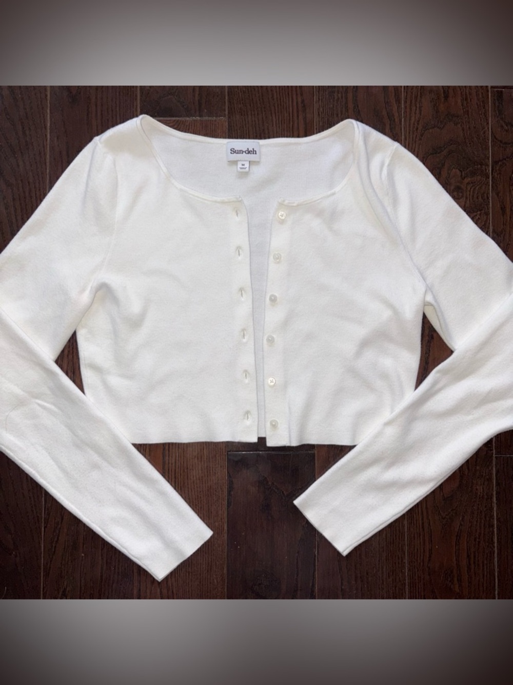 Sun-deh Best (Sunday Best) Cropped Button Cardigan